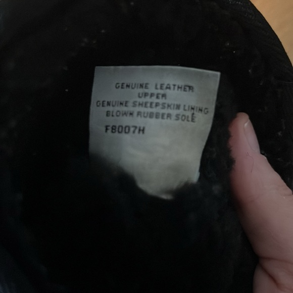 UGGS- vintage classic short Uggs (black) - Picture 6 of 6